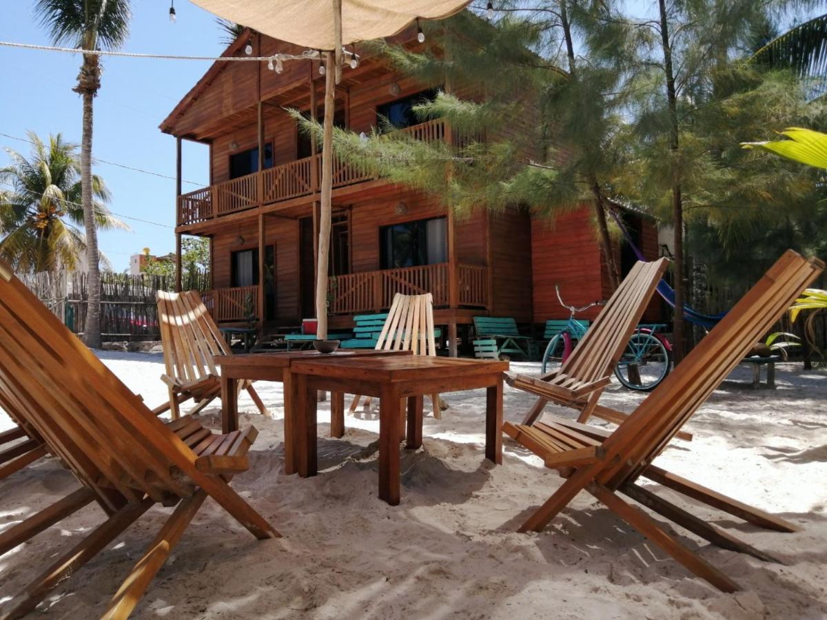 El Regalo El Cuyo Hotel Exterior photo